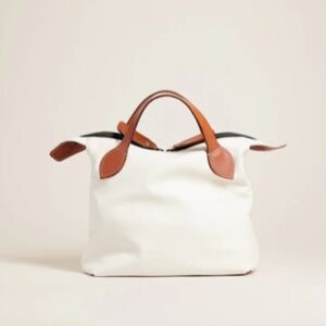 Parker Thatch Small Charlie - Leather Eggshell
BRAND NEW WITH TAGS & DUSTBAG